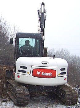 Sycons Kft. - KMOP támogatás - BOBCAT 442 típusú gumilánctalpas kotrógép